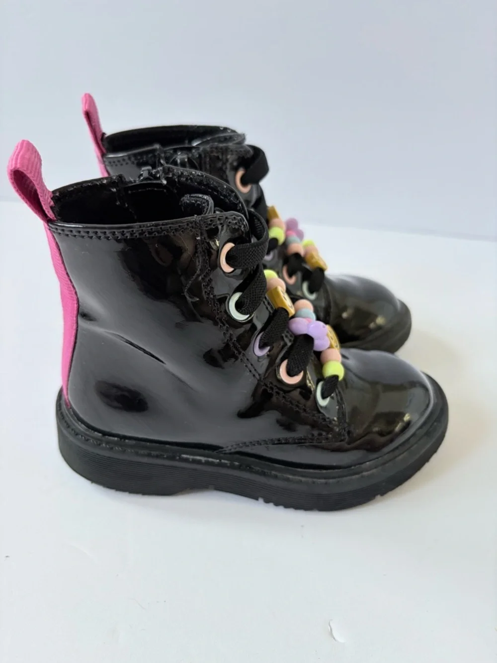 Tucker+Tate Piper Charm Boot Black Faux Patent Leather 7 Smiley Face Flower Cute